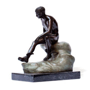 Statua di Ermes in bronzo a riposo