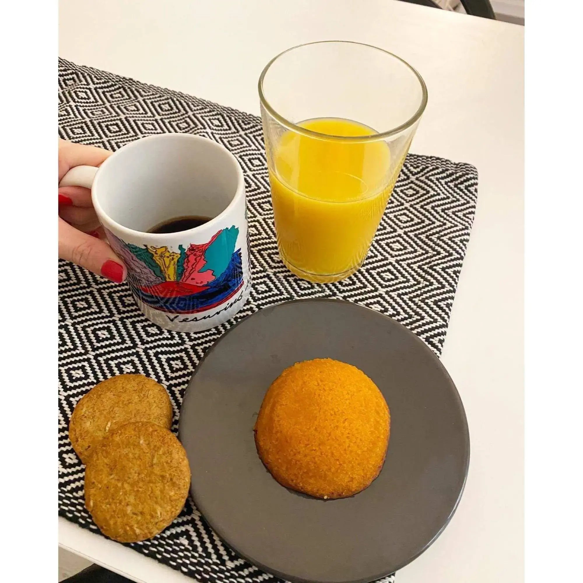 Colazione con la tazza "Vesuvius" di Andy Warhol